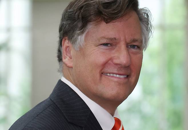 크리스토퍼 랜도 미 국무부 부장관이 14일 조현 외교장관과의 면담을 위해 종로구 정부서울청사 별관에 위치한 외교부를 방문하고 있다. 랜도 부장관은 미국 고위 당국자 중 처음으로 이번 사태에 대해 유감을 표명했다. [연합]