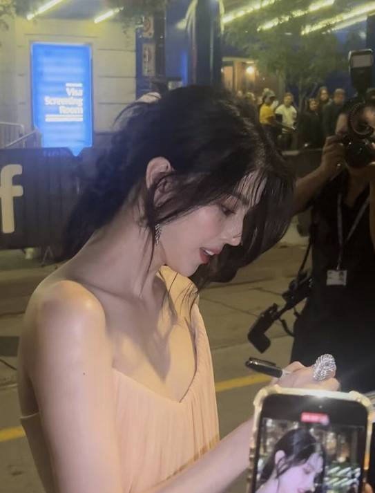 한소희 소셜 계정 캡처