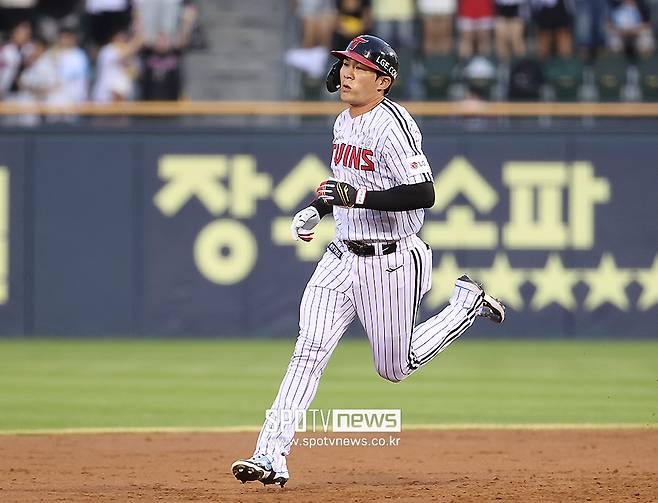 ▲ 4타점 맹타로 팀을 승리로 이끈 오지환 ⓒ곽혜미 기자