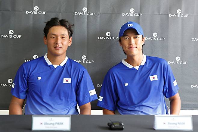 복식 승리를 따낸 박의성(왼쪽)과 남지성.  [대한테니스협회 제공. 재판매 및 DB 금지]