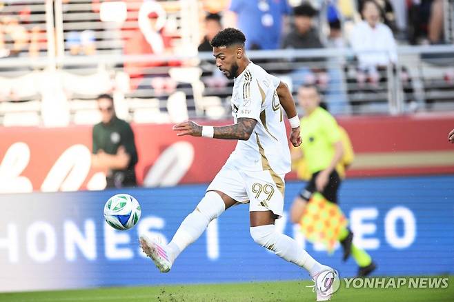 LAFC의 3번째 골 넣는 부앙가 [게티이미지/AFP=연합뉴스]