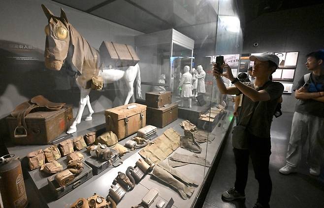 ▲ 인천경기기자협회가 광복 80주년을 맞은 시점에서 회원들과 지난 6일부터 10일까지 5일간 하얼빈역 안중근 의사 기념관, 731부대 전시관, 뤼순 감옥과 법원 등을 탐방했다. /인천경기기자협회 공동취재단