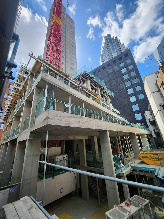 GS건설 자회사인 엘리먼츠 유럽이 영국 런던 39이스트로드(East Road)에 시공 중인 모듈러 호텔 공사 현장. (자료사진) ⓒ News1 전준우 기자