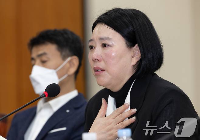 직장 내 괴롭힘으로 숨진 기상캐스터 고(故) 오요안나 씨의 어머니인 장연미 씨. 2025.4.18/뉴스1 ⓒ News1 이재명 기자