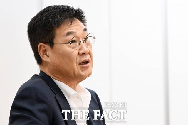 정문헌 종로구청장이 8일 오전 서울 종로구청 구청장실에서 더팩트와 인터뷰를 하고 있다./ 남용희 기자