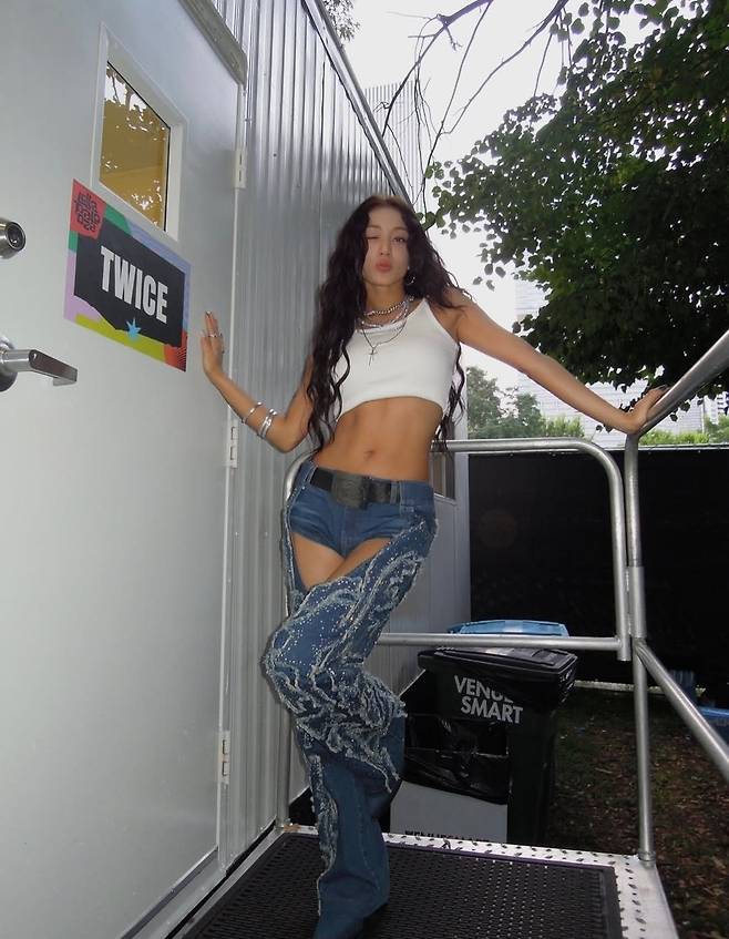 인스타그램 @_zyozyo