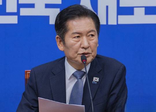 정청래 더불어민주당 대표가 15일 국회에서 열린 최고위원회의에서 발언하고 있다. 연합뉴스