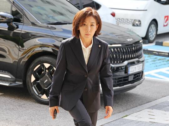 나경원 국민의힘 의원이 15일 서울 양천구 서울남부지방법원에서 열린 '국회 패스트트랙(신속처리안건) 충돌 사건' 1심 결심 공판에 출석하고 있다. 연합뉴스