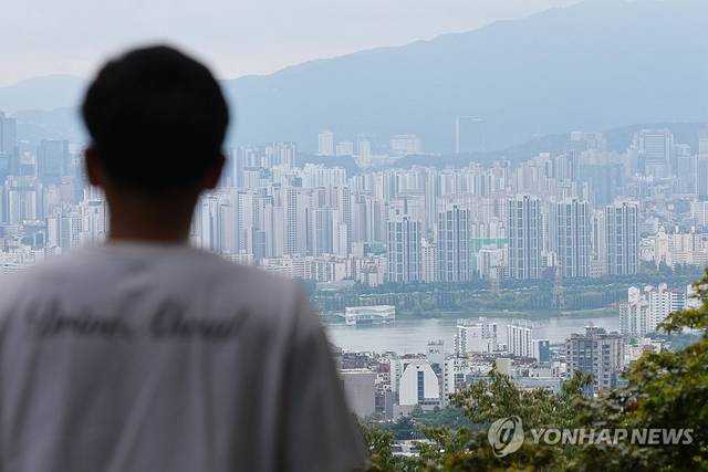 서울 남산에서 바라면 서울 시내 아파트 단지.[연합뉴스]