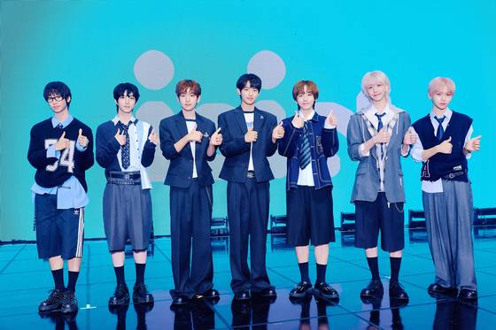 Boy band IDID poses for photos during its debut showcase for its first EP, “I did it.,” held at Yes24 Live Hall in eastern Seoul on Sept. 15. [STARSHIP ENTERTAINMENT]