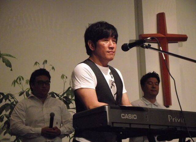 2009년 미국 조지아주 프라미스교회에서 예배 인도를 하고 있는 뮤지션 지노박의 모습. 지노박 제공