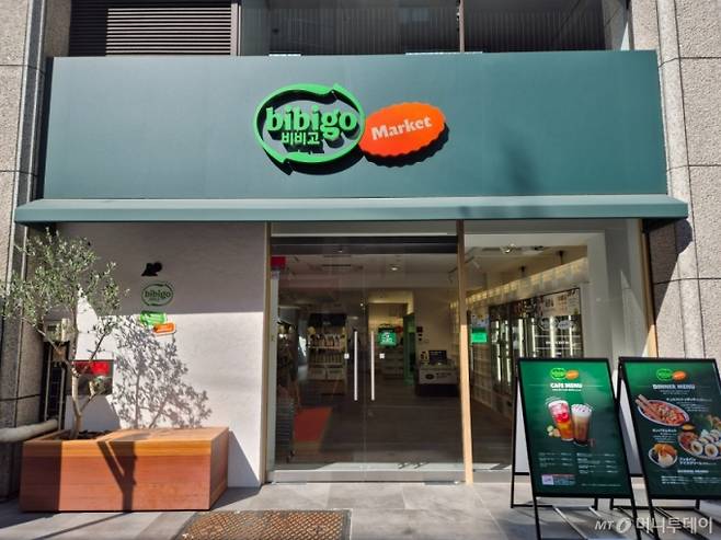 일본 도쿄 미나토구 신바시에 있는 CJ제일제당의 '비비고마켓'./사진=유예림 기자