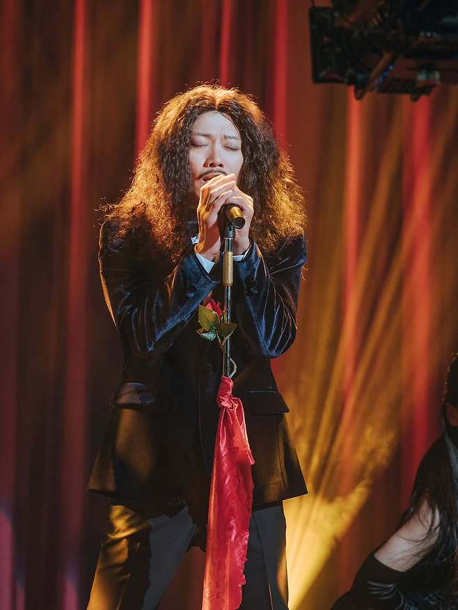 이날 박희순은 노인 분장 외에도 다양한 모습을 공개했다. 박희순 SNS 캡처