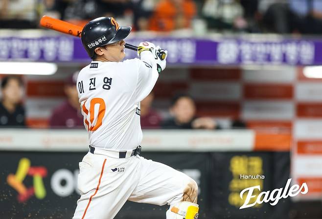 결승타를 친 한화 이진영.  한화 이글스 제공