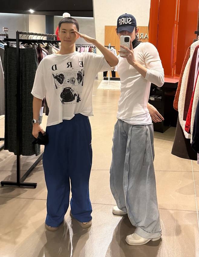 ▲ 호시(왼쪽), 이수혁. 출처| 이수혁 SNS 캡처