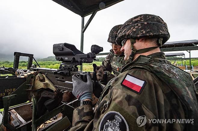 'K2전차 운용 기본과정'에 참가한 폴란드군 교육생 [연합뉴스 자료사진. 육군 제공. 재판매 및 DB 금지]
