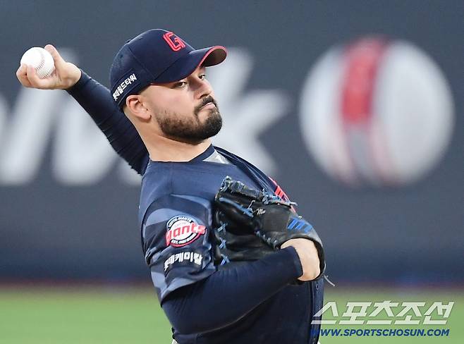 3일 수원 케이티위즈파크에서 열린 KT와 롯데의 경기. 선발 투구하고 있는  롯데 감보아. 수원=송정헌 기자songs@sportschosun.com/2025.09.03/
