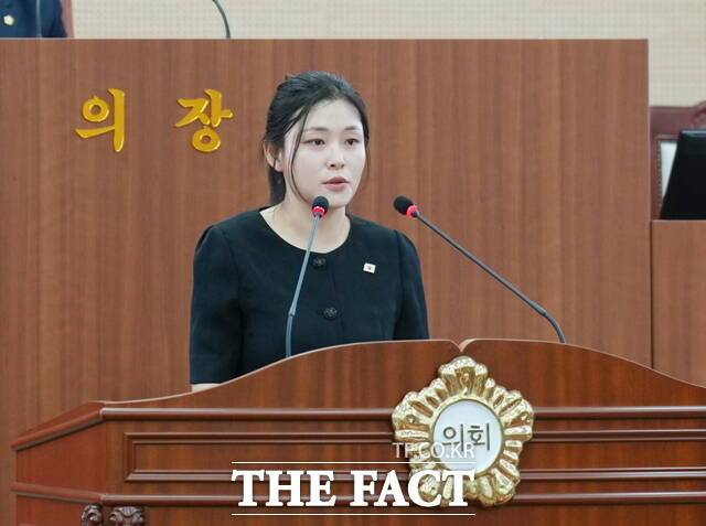 김미성 아산시의회 의원이 제262회 시의회 임시회에서 발언을 하고 있다. /아산시의회