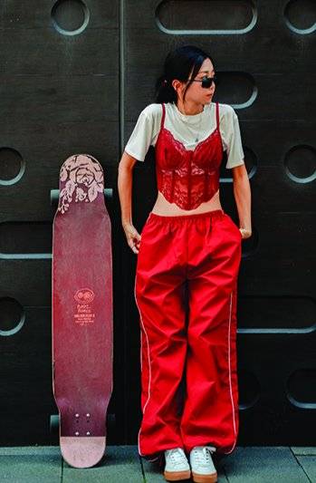 고효주는 기획, 음악, 장소 선정, 패션 등&nbsp;콘텐츠 제작을 위한 모든 과정에 직접 참여한다.