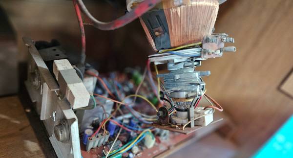 코일이나 내부 구조는 세월을 감안하면 깨끗한 편