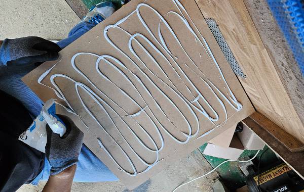 목공 본드는 이번에도 여지없이 활약한다