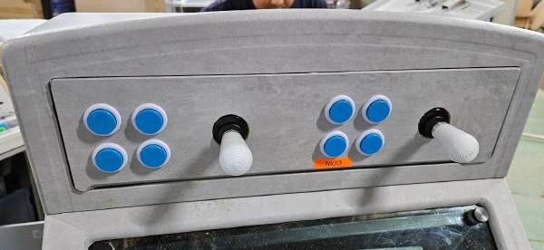 2인용 슈팅 게임을 다루기 때문에 버튼 배열이 2열로 되어 있다