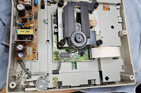 세가 새턴을 분해했다