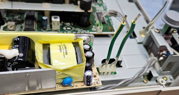 원래 있는 파워 선에 합선되지 않도록 이어준다