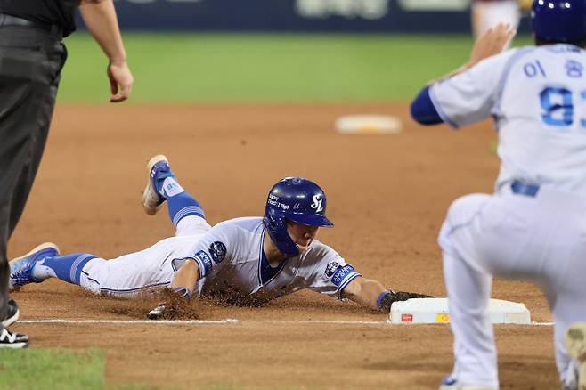 삼성 김지찬. 그의 헬멧엔 박승규의 등번호 '66번'이 적혀있다. 삼성 제공