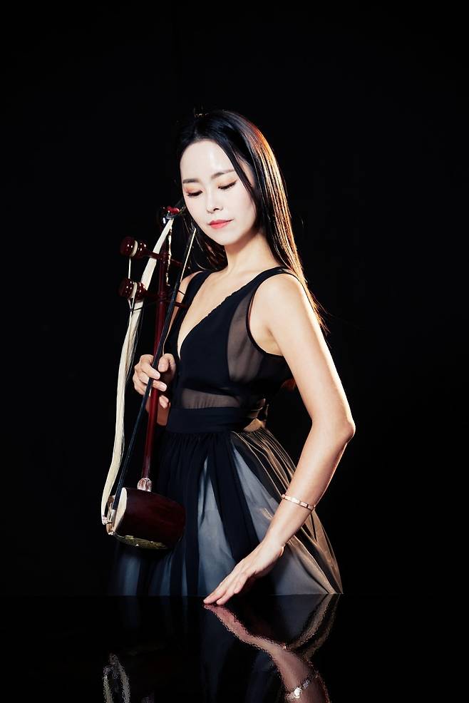 해금연주가 겸 책방 대표 천지윤, 사진제공=천지윤