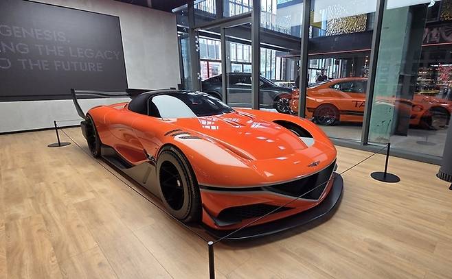 모토월드 뮌헨 제네시스 전시장 내부 [사진촬영=최기성 매경 디지털뉴스룸기자 ]