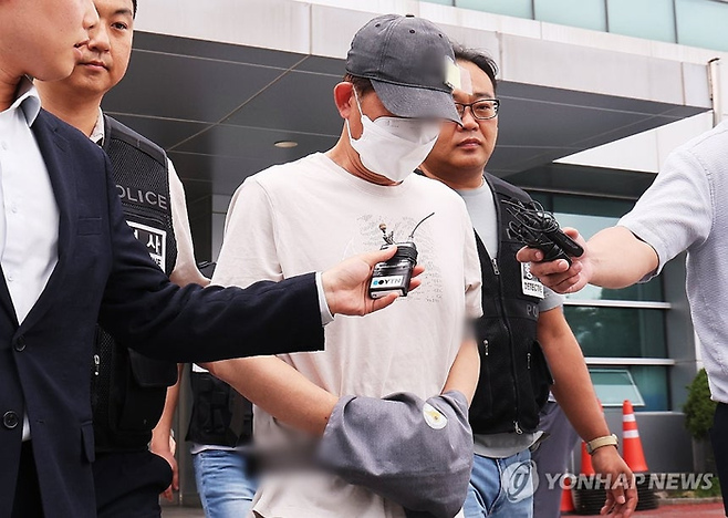 20대 여성 틱토커를 살해하고 시신을 유기한 50대 A씨. [사진 = 연합뉴스]