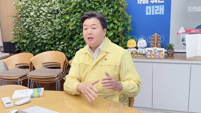 임병택 시흥시장이 16일 인터뷰에서 시흥시 미래 비전을 제시하고 있다./사진=권현수기자