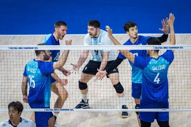 기뻐하는 아르헨티나 선수들./Volleyballworld