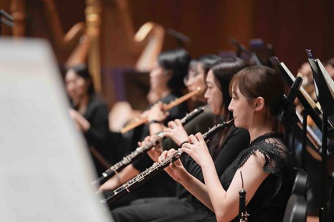 KNSO아카데미를 거쳐 수습 단원을 지나 정단원이 된 조연수 오보에 단원에게 다비트 라일란트는 첫 예술감독이다. [국립심포니오케스트라 제공]