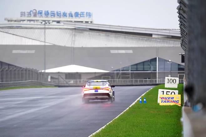 아반떼 N1 컵 카와 미쉐린 파일럿 슈퍼 스포츠는 뛰어난 매력을 과시했다.