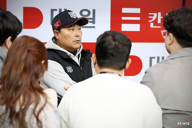 ▲ kt가 김태균 퓨처스 감독을 16일부터 일주일 동안 1군 QC 코치로 등록한다. ⓒ kt 위즈