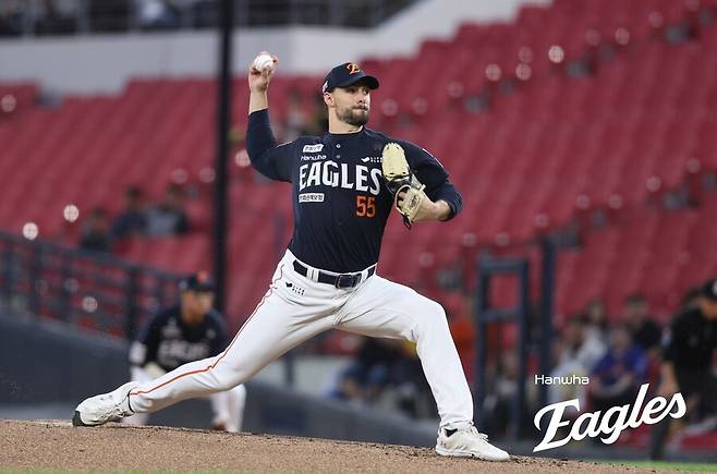 ▲ 6이닝 1실점 투구로 시즌 16승을 달성한 라이언 와이스 ⓒ한화이글스