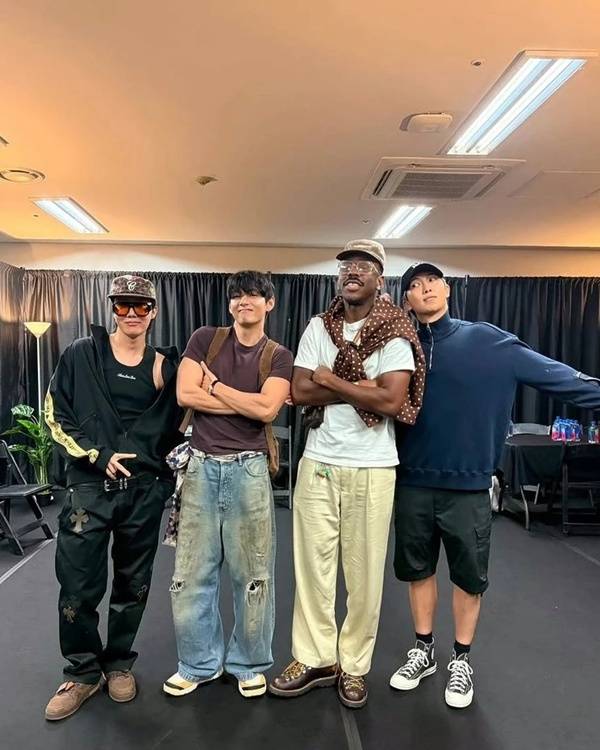 타일러 더 스타일러 공연에 참석한 제이홉 뷔 알엠 /사진 알엠 인스타그램@RKIVE