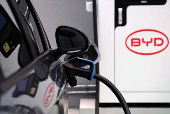 유럽에서 테슬라 판매량을 넘어선 중국 전기차 비야디(BYD). 뉴시스