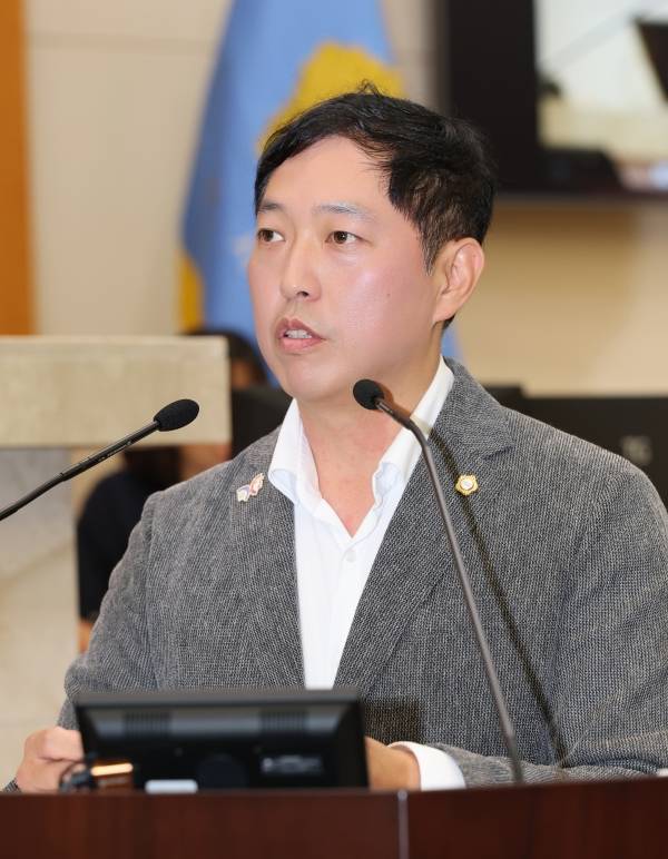 정원석 포항시의원. 사진=포항시의회 제공