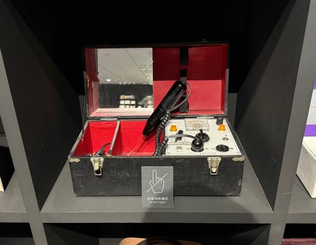 아모레퍼시픽에서 고객들에게 사용했던 피부 측정기/사진=김다이 기자 @neverdie