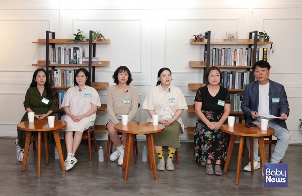 베이비뉴스가 진행한 특집좌담회 '내가 겪은 제왕절개 이야기'에 참석한 부모 패널들은 제왕절개 수술 시 봉합방식에 대해 선택권이 있었다면 더 나은 선택을 했을 것이라고 입을 모았고, 비급여로 돼 있는 항목들이 급여화돼야 한다고 바람을 전했다. 이효상 기자 ⓒ베이비뉴스