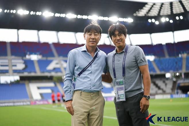 신태용 울산 감독과 서정원 청두 감독. 사진=한국프로축구연맹