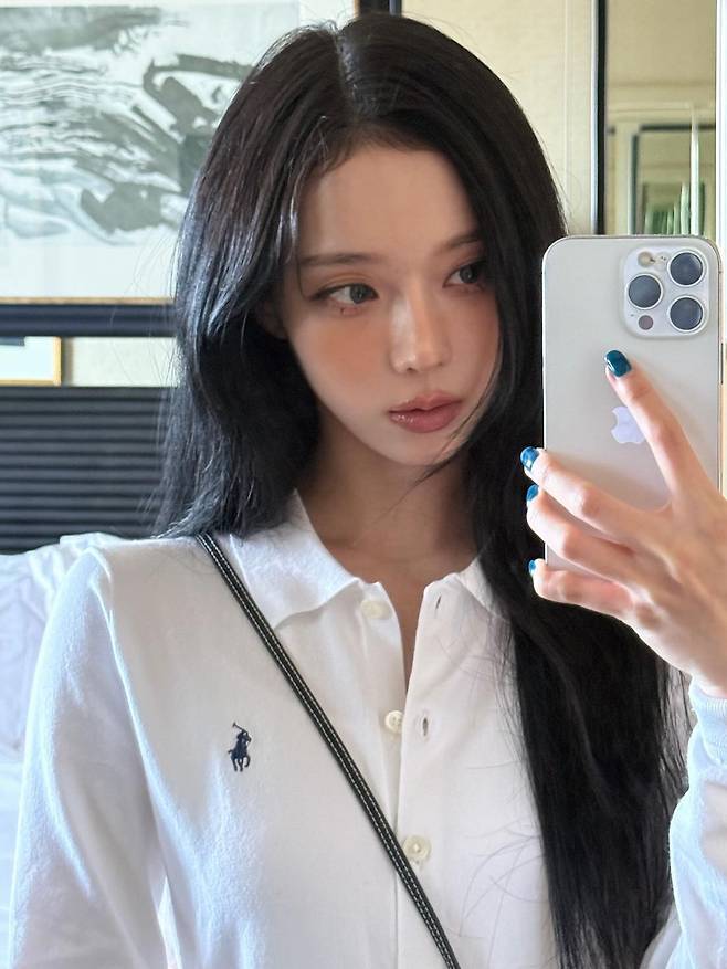 누디 메이크업과 함께 폴로 랄프로렌 행사에 참석한 윈터 인스타그램 @imwinter