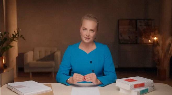 17일 러시아 야권 지도자 고 알렉세이 나발니의 부인 율리아 나발나야가 소셜미디어 엑스(x·옛 트위터)에 공개한 영상 갈무리. AFP 연합뉴스