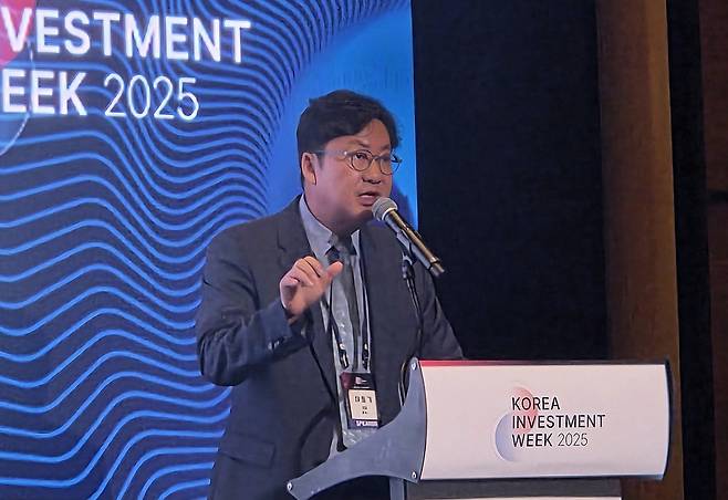 이동기 올릭스 대표가 16일 서울 여의도 콘래드 호텔에서 열린 ‘코리아 인베스트먼트 위크(KIW) 2025)’ 발표에 나섰다. /사진=이민형 기자