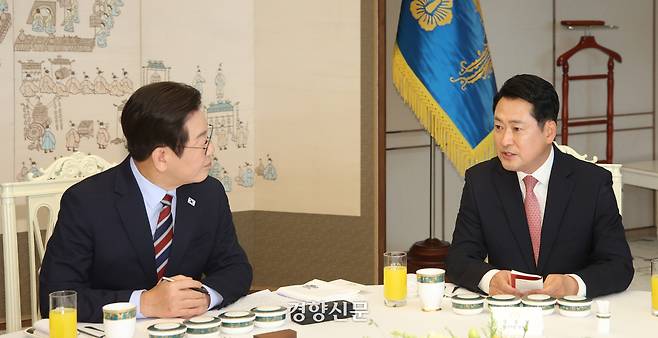 장동혁 국민의힘 대표가 지난 8일 용산 대통령실에서 이재명 대통령, 정청래 더불어민주당 대표와 오찬 회동하며 발언하고 있다. 대통령실사진기자단