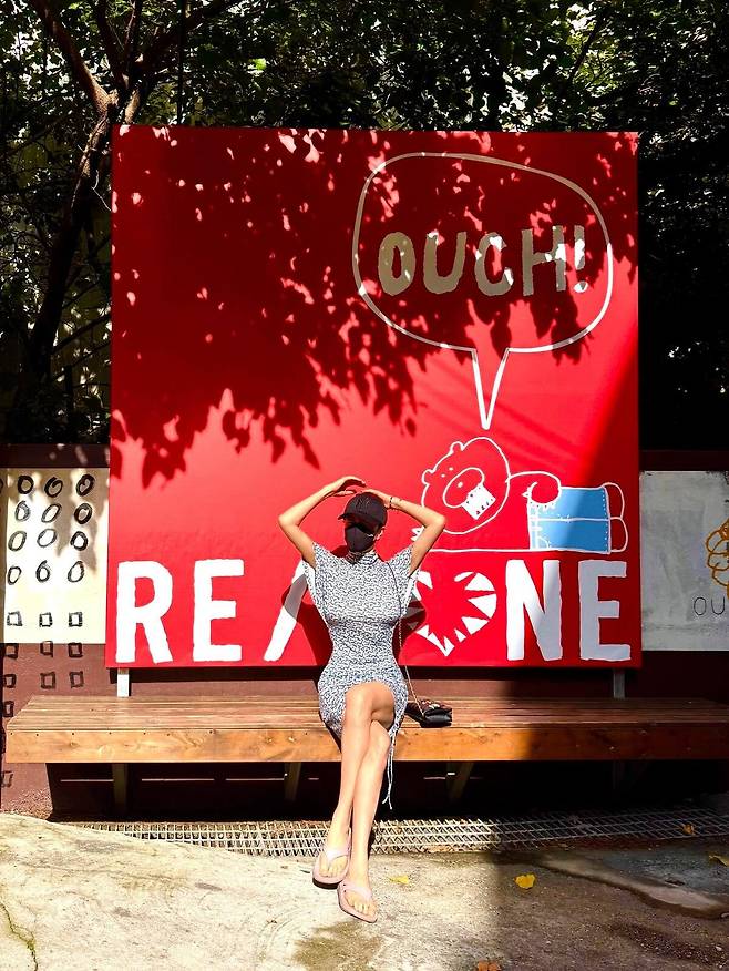 김혜수가 근황을 전할 때마다 관심이 뜨겁다. 김혜수 SNS 캡처