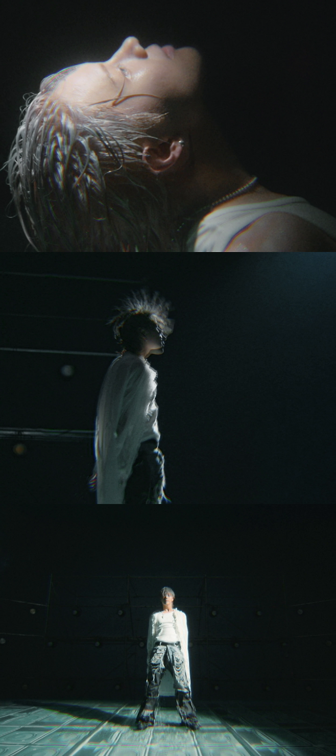 태민이 스페셜 디지털 싱글 ‘Veil’ 뮤직비디오 티저를 공개하며 강렬한 퍼포먼스로 글로벌 팬들의 기대를 높였다. 사진제공 | 빅플래닛메이드